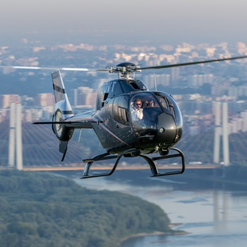Lot widokowy helikopterem nad Warszawą Premium (do 4 osób)